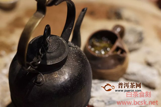 福元昌普洱茶：夜话烤茶，喝一壶纯粹